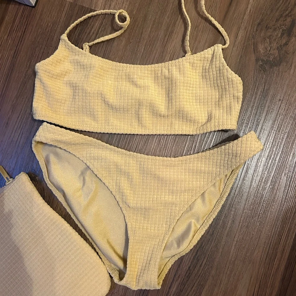 Triangl swimsuit - Picture 2 of 4